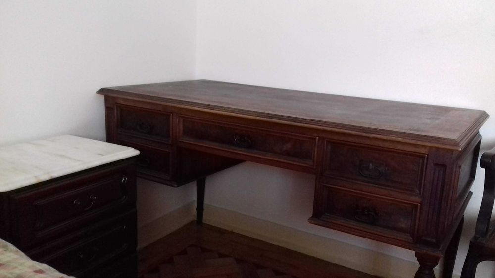 mesa/secretária com gavetas