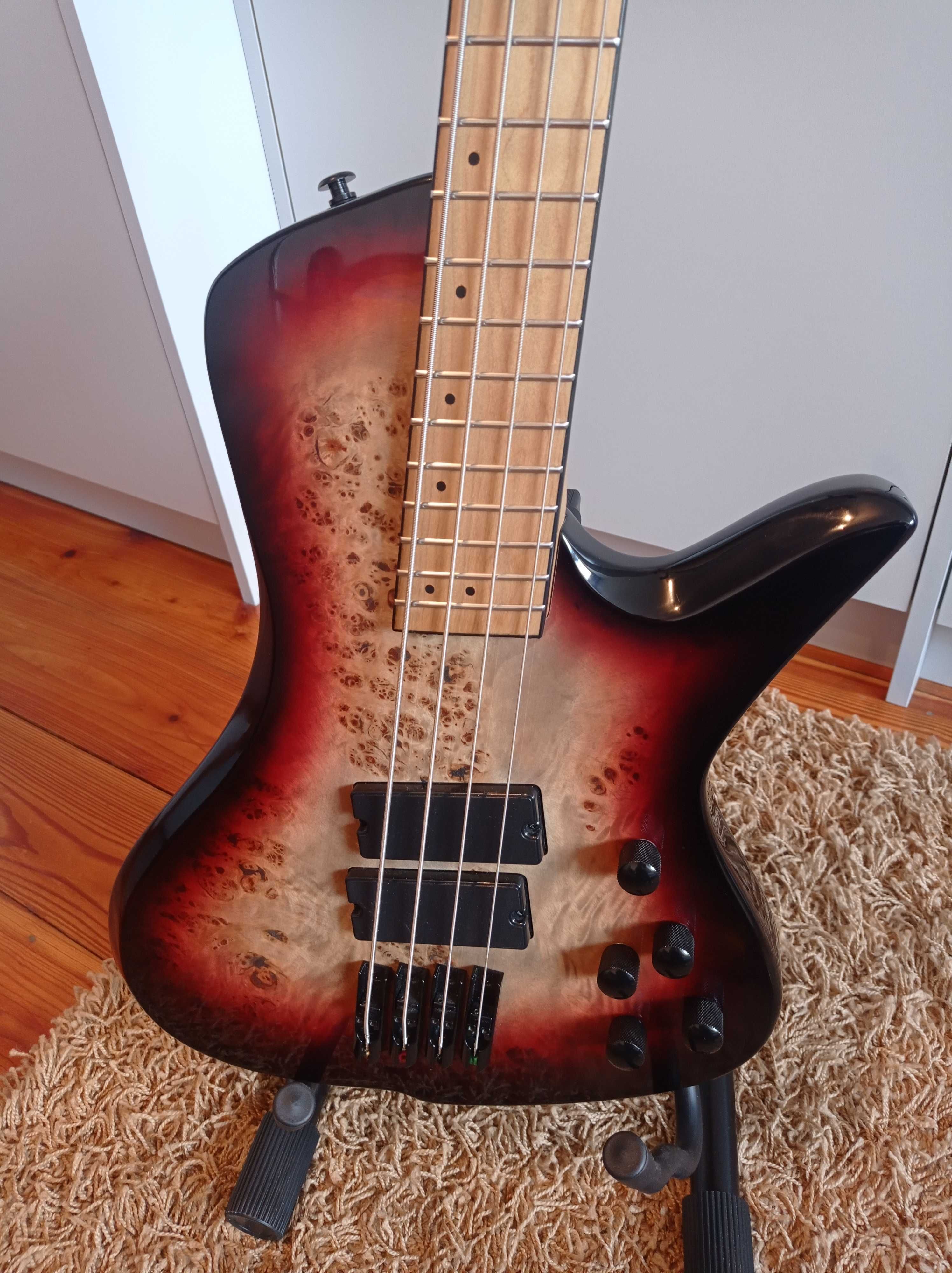 Gitara basowa G4M 972 z futerałem