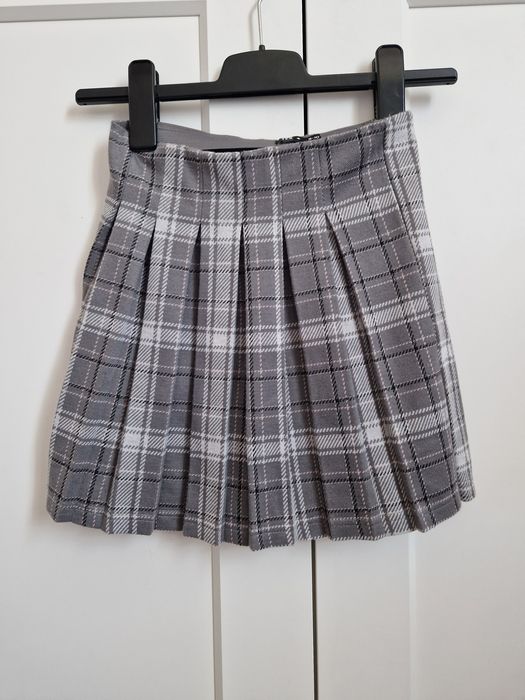 Szara w krate spódniczka