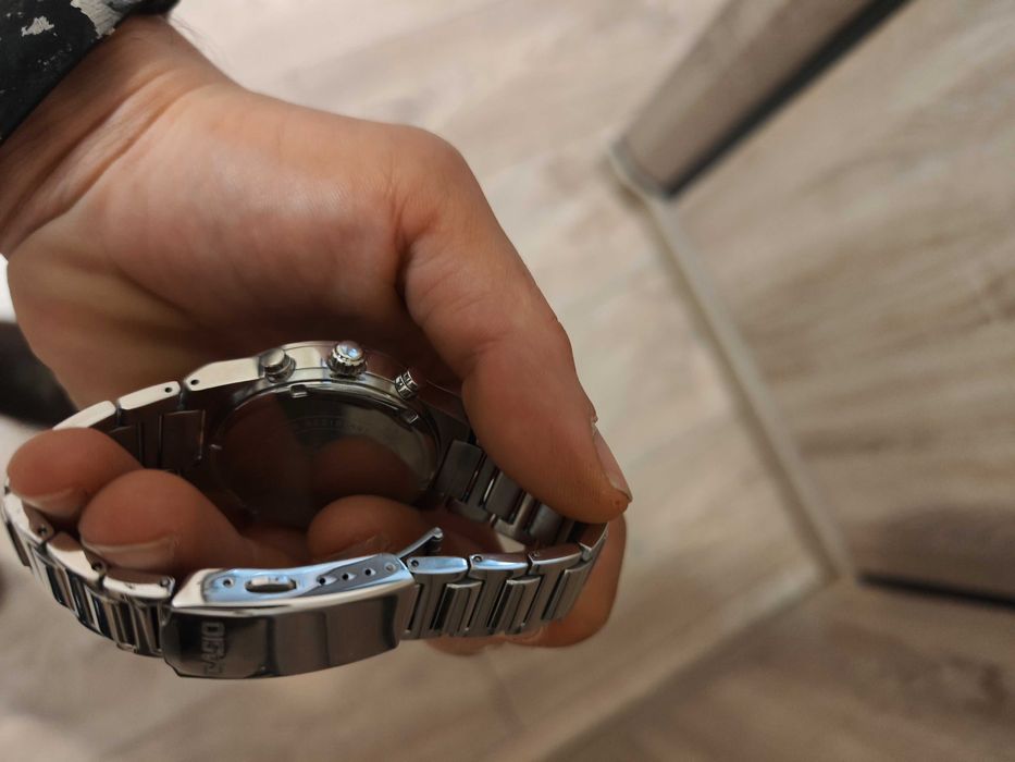 Casio Edifice na bransolecie