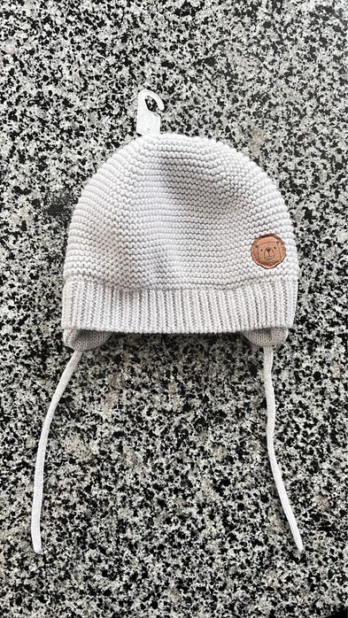 Продам новеньку шапочку H&M 2-6 місяців