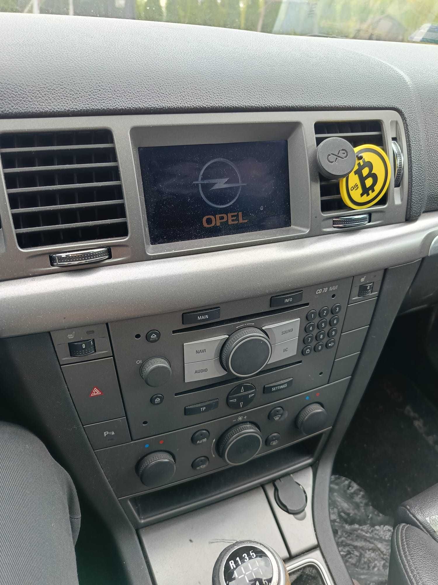 Opel Vectra GTS 1.9 CDTI 2005 – Bogate wyposażenie, uszkodzona