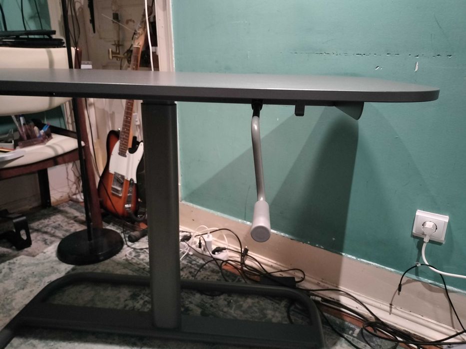 Secretaria Segrare (Ikea) elevatória, como nova.