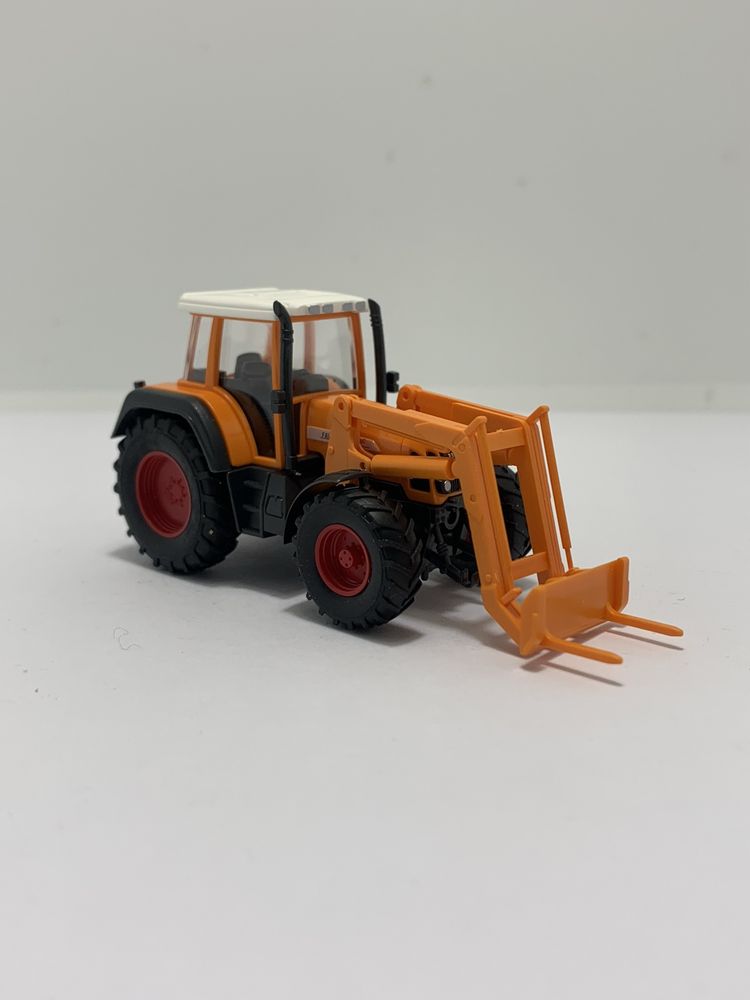 Tractor Fendt Favorit da Wiking escala 1/87