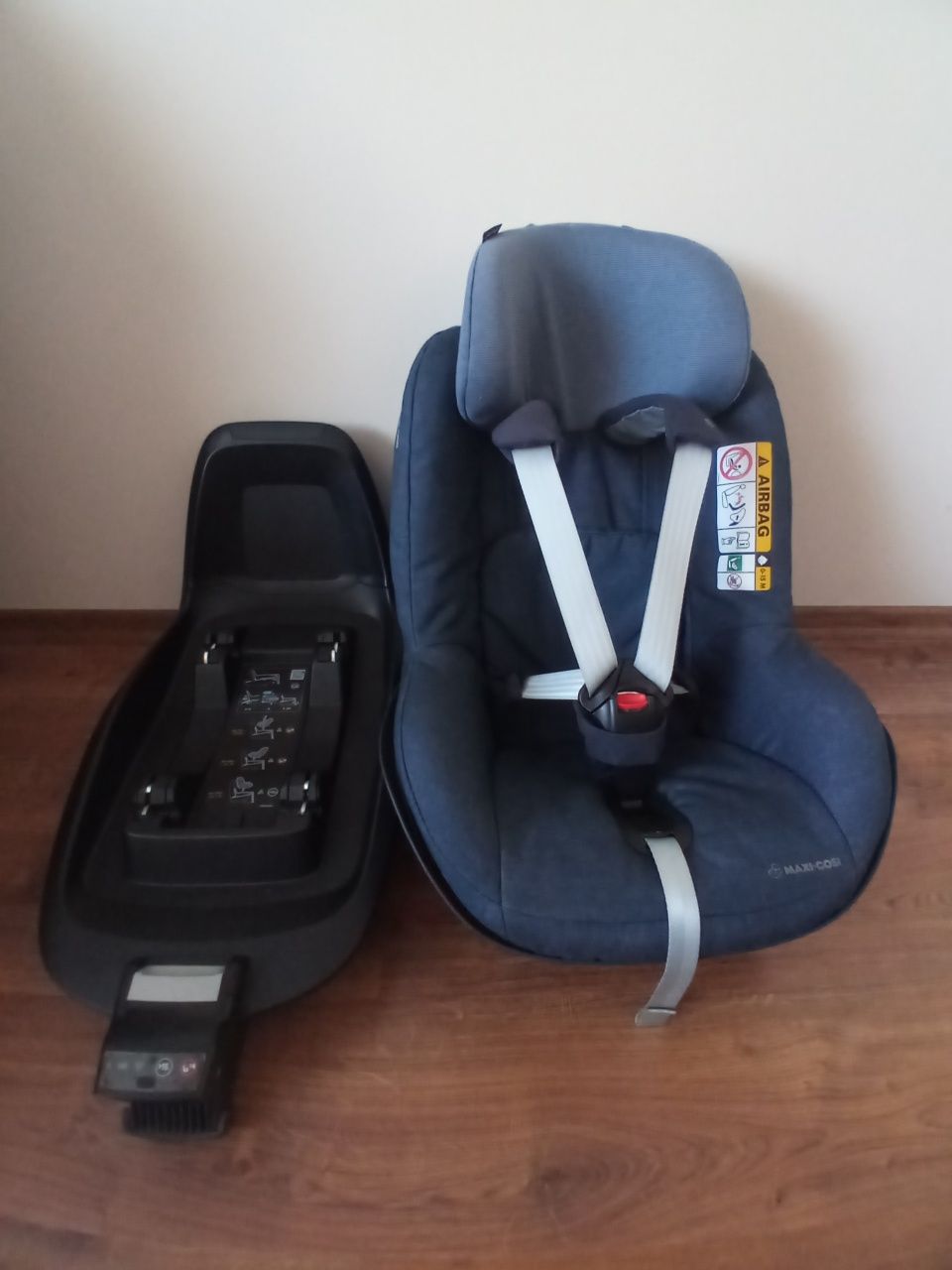 Fotelik maxi cosi 2WayPearl 9-18kg + Baza Isofix