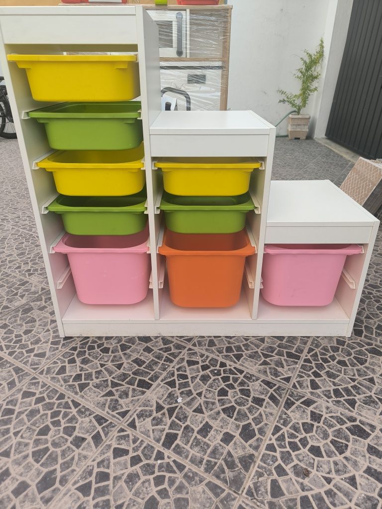 Estante brinquedos ikea