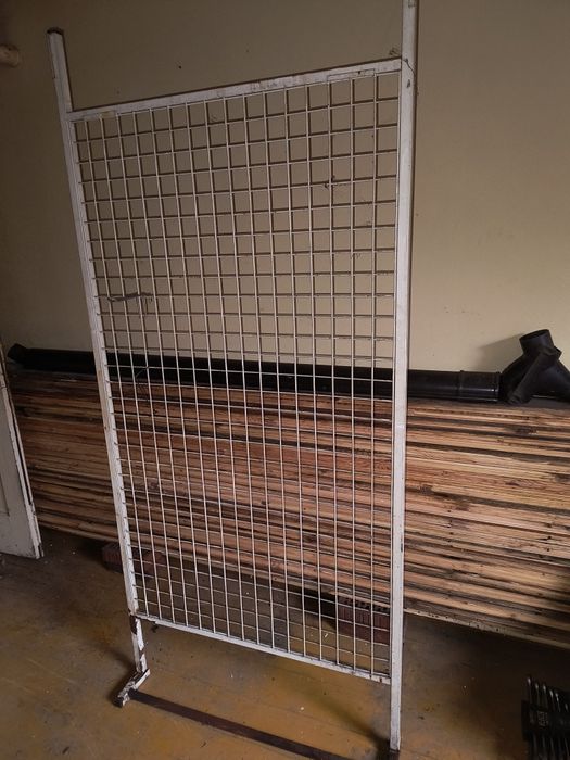 Stojak, ekspozytor metalowy.