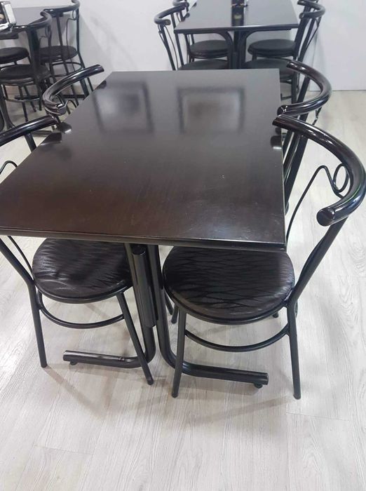 Conjunto 4 Cadeiras e mesa