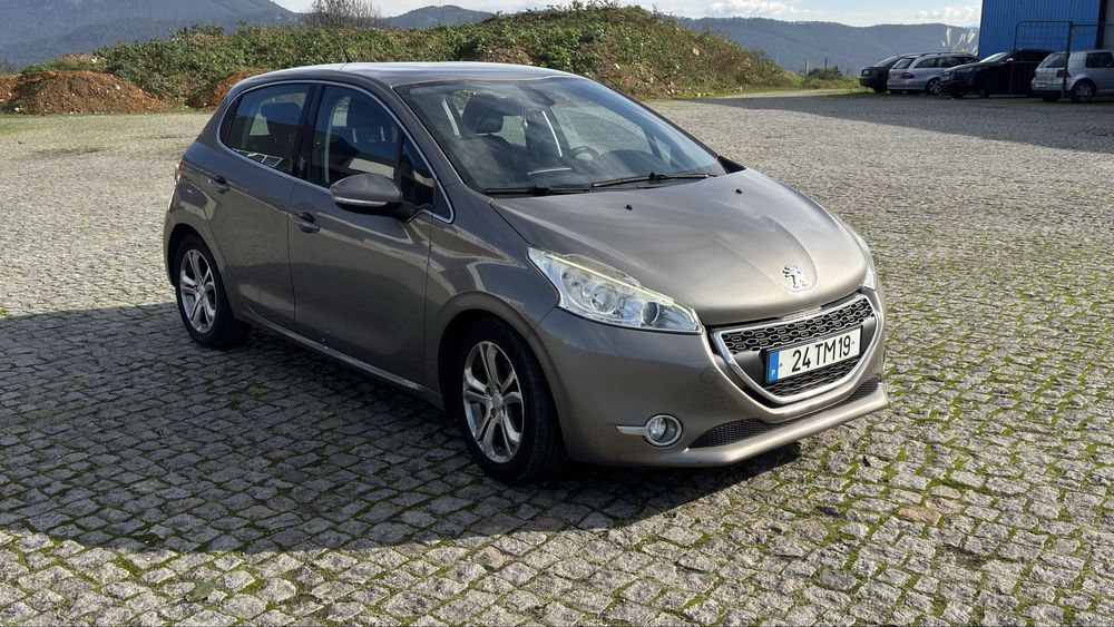 Peugeot 208 1.6hdi 2013
