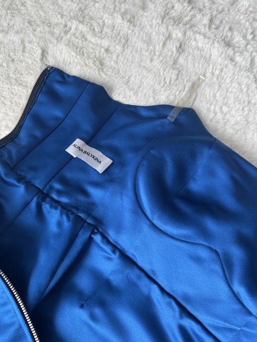 Сукня синя атласна з шлейфом Balykina XS оригінал