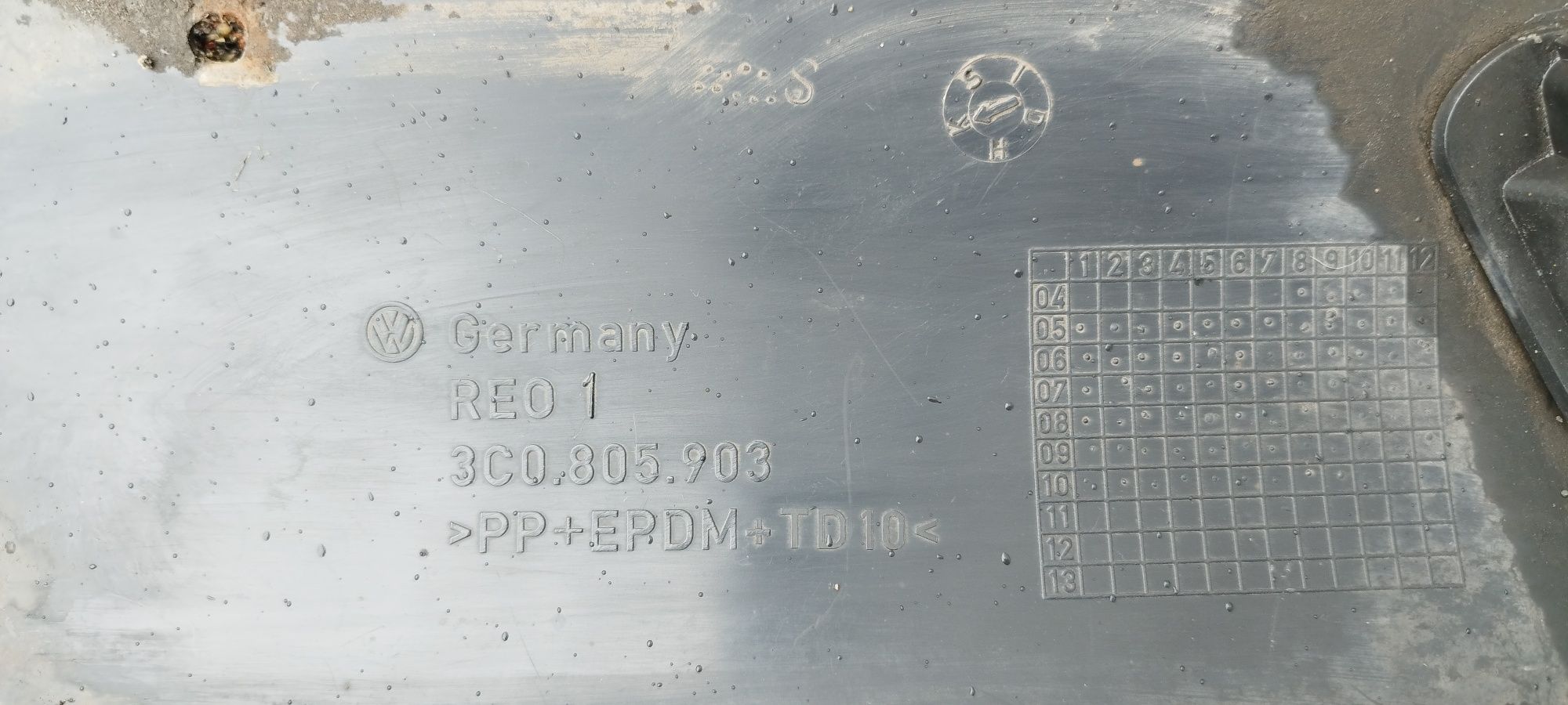 Dolna dokładka zderzaka przedniego VW Passat B6