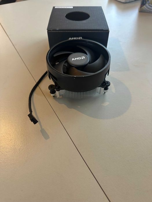 Chłodzenie CPU AMD RYZEN AM4 Wraith Stealth