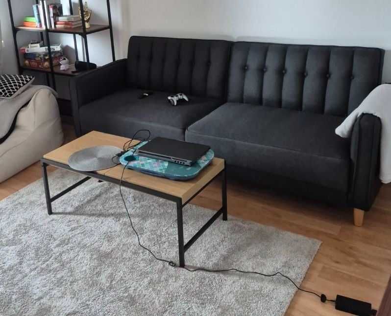 Zestaw sofa, dywan, stolik
