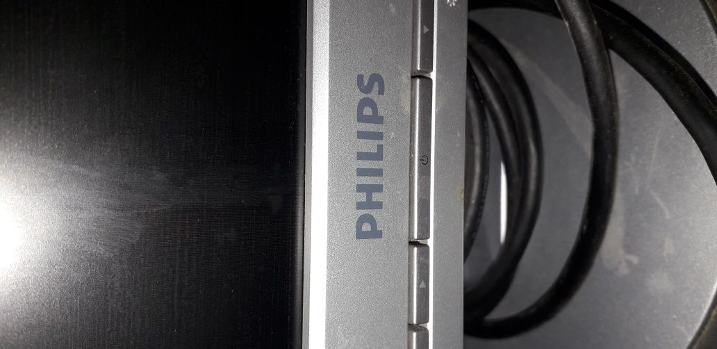 Bom monitor Philips .