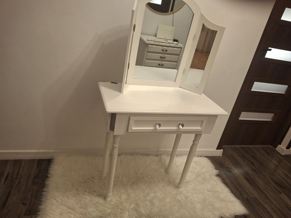 Toaletka z kszesłem