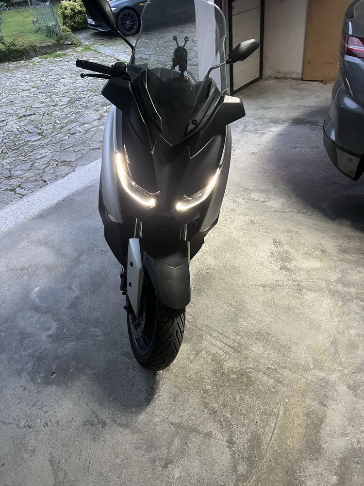 Yamaha Xmax 400 impecável