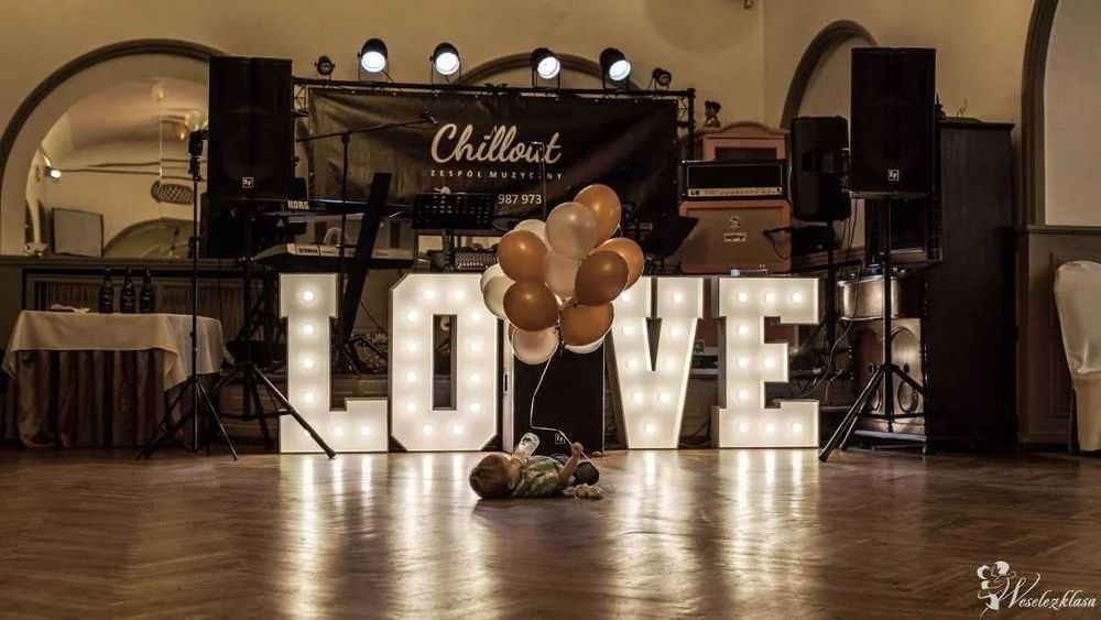 Sprzedam solidny napis LOVE ze sklejki