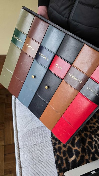 Mini Bar em Pele e Tecido para 6 Garrafas #VINTAGE