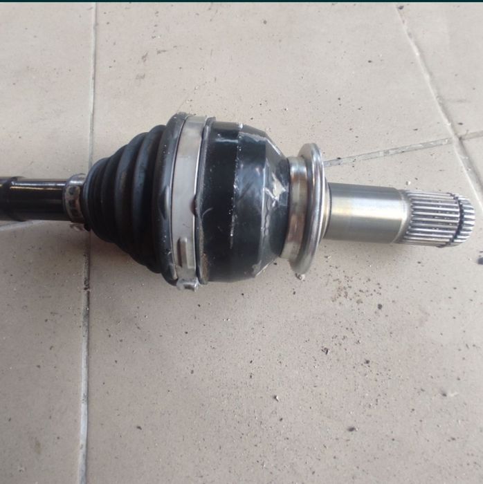 Піввісь Jaguar F-pace T4A1808