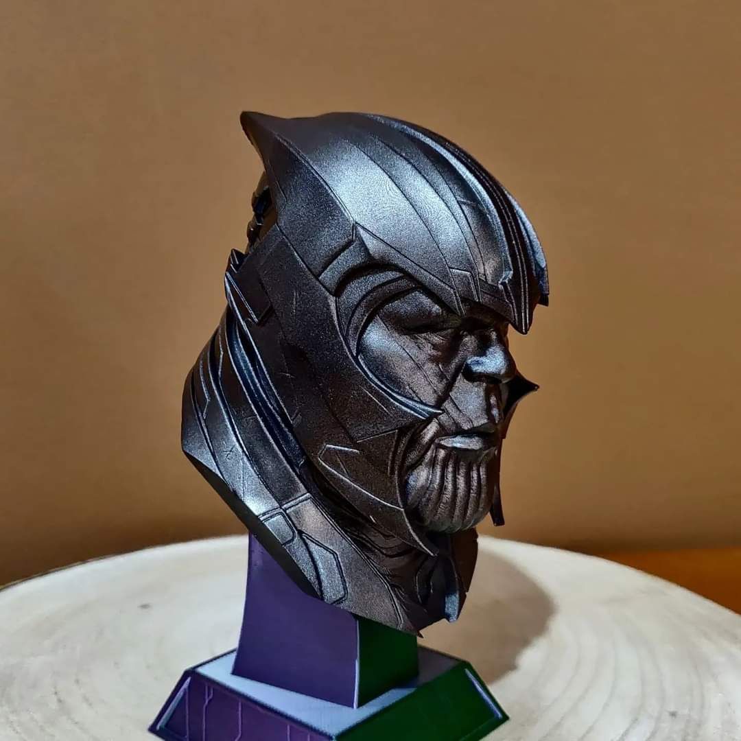 Busto  do Thanos