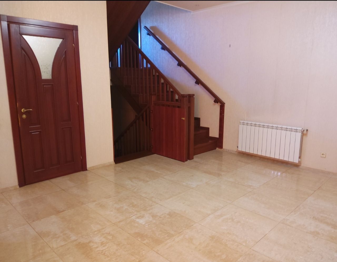 Терміновий продаж будинку 380м2
