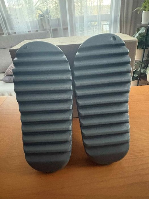 Adidas yeezy slide