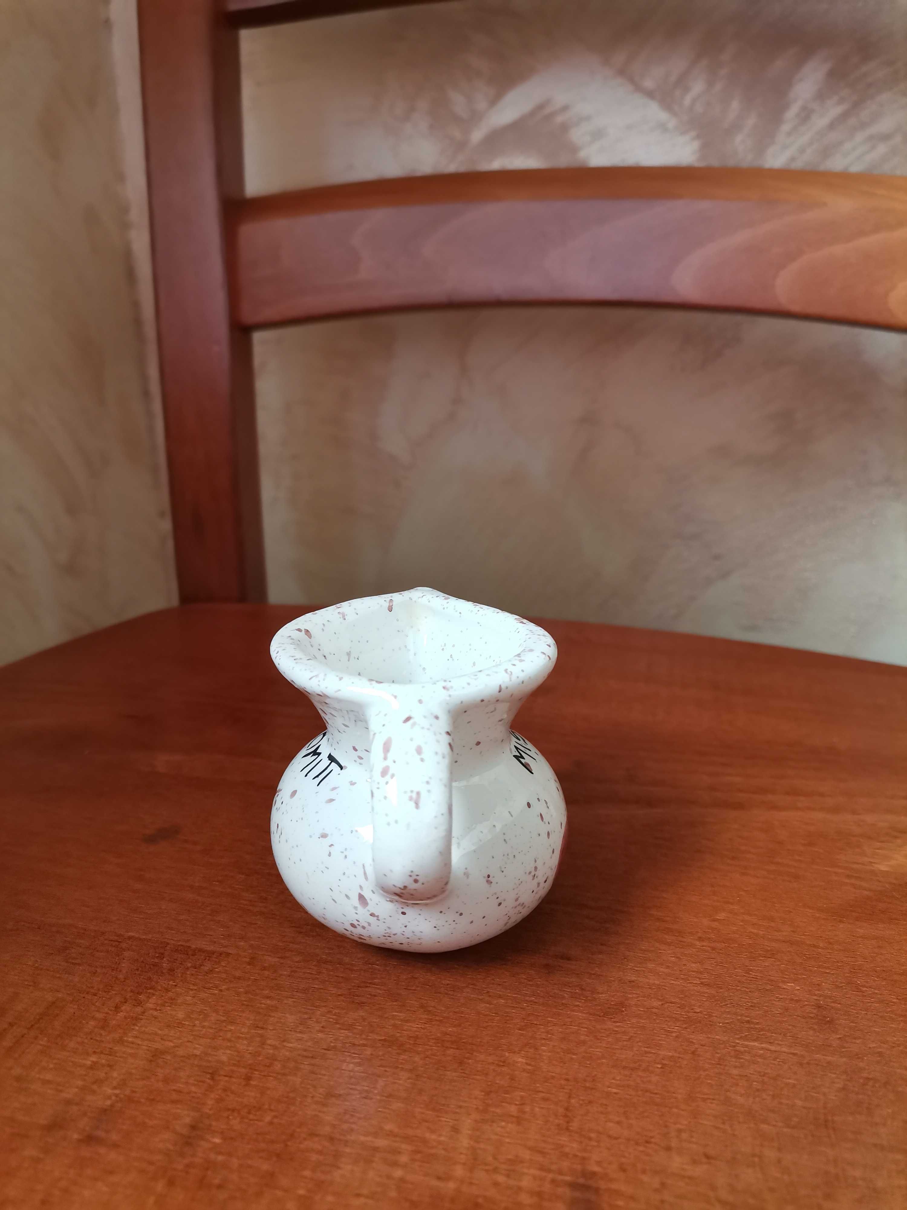 Ceramiczny wazonik