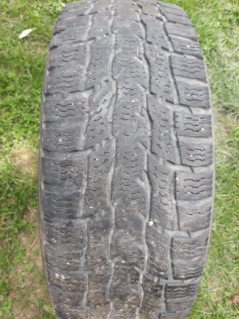Opona zimowa 215/65r15C NOKIAN 2020R