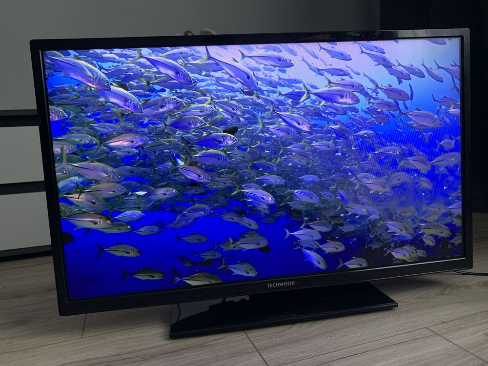 Телевізор Techwood 32 smart TV