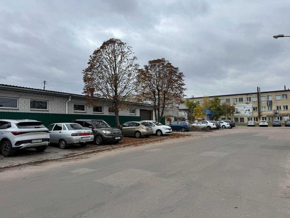 Оренда капітального складу на вул. Луценка