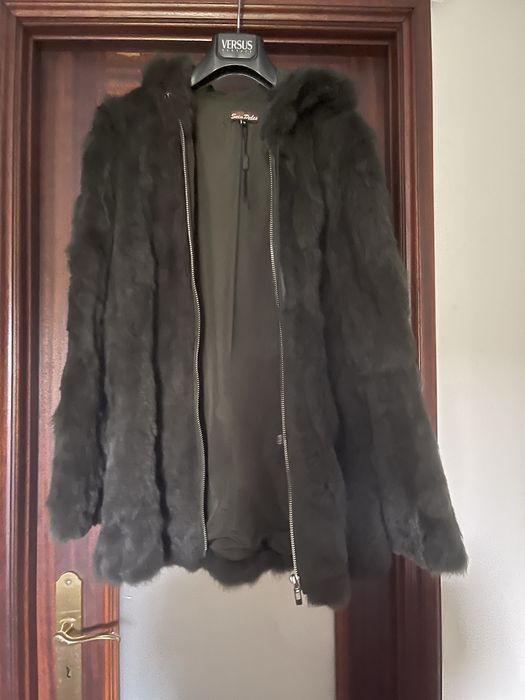 Casaco de pelo de coelho 3/4 com capuz verde garrafa