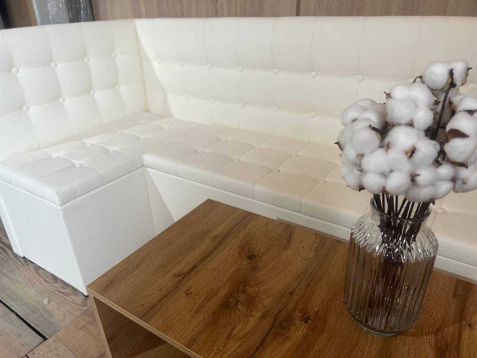 Кухонный уголок с открывными ящиками . Любые размеры и цвета оббивки.