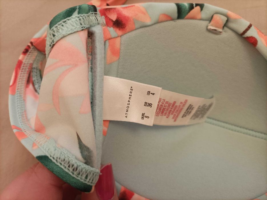Góra od bikini stroju kąpielowego w kwiaty Atmosphere 36 S