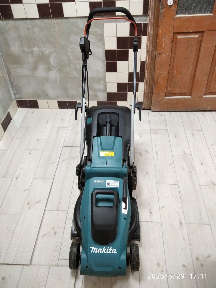 Газонокосарка Makita ELM 3720