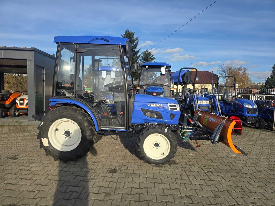 Japoński Traktor ISEKI 30 KM + pługiem śnieżnym 170 cm Marcinkowscy