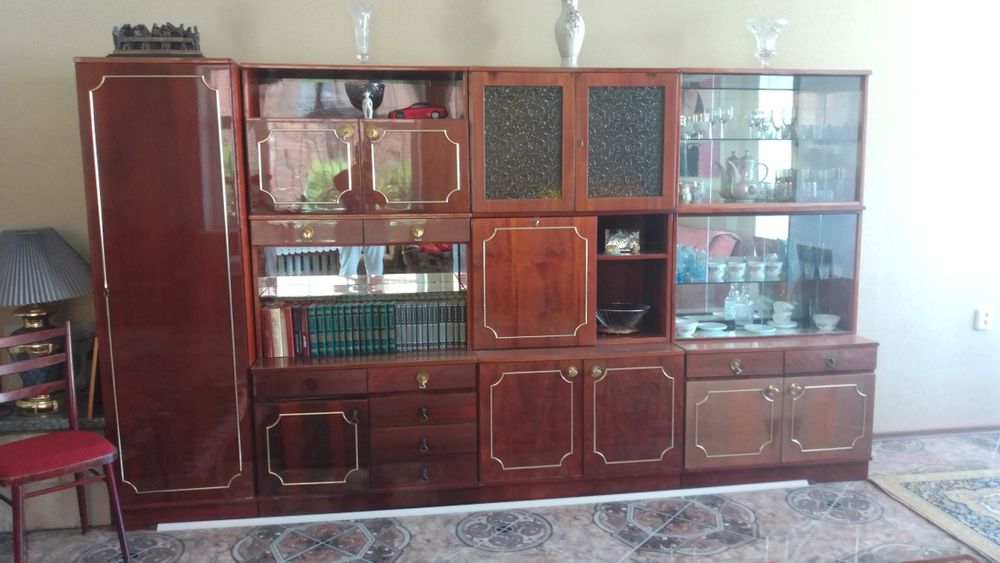 Стінка для посуду