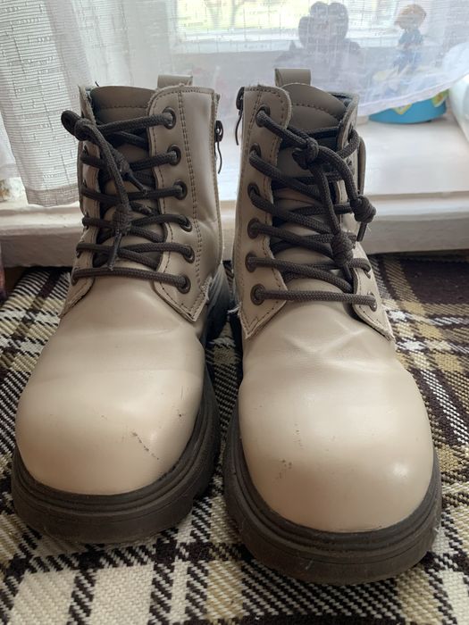 Взуття для дівчинки