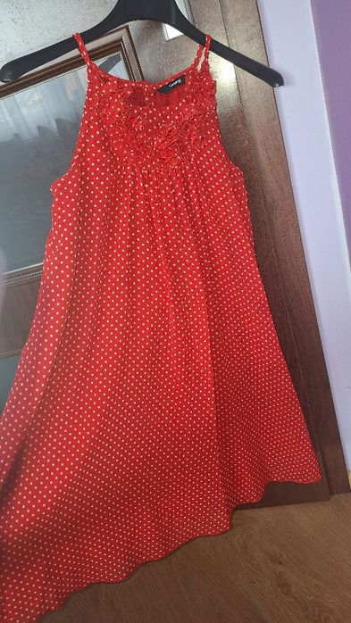 Zwiewna przepiękna sukienka 128/134