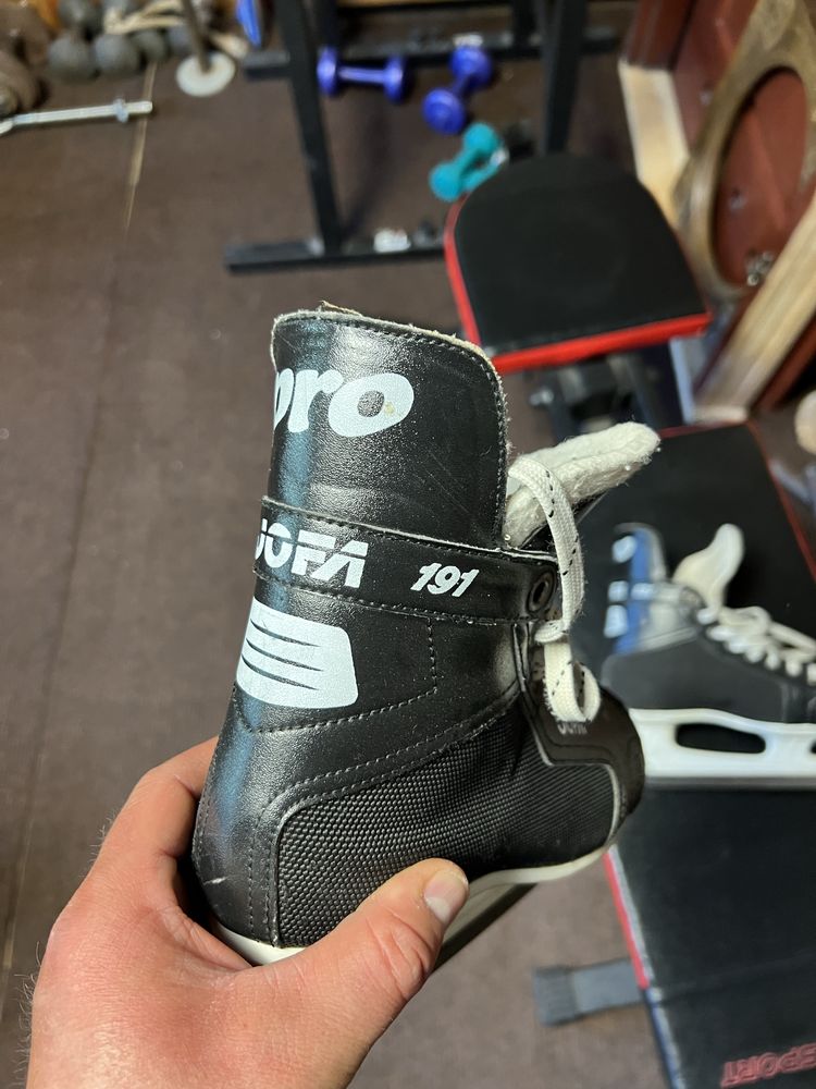 Łyżwy hokejowe dziecięce JOFA 32/33 naostrzone