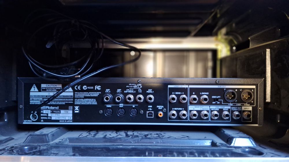 Boss GT-PRO + case ABS