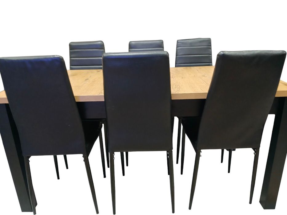 Stół rozkładany z krzesłami