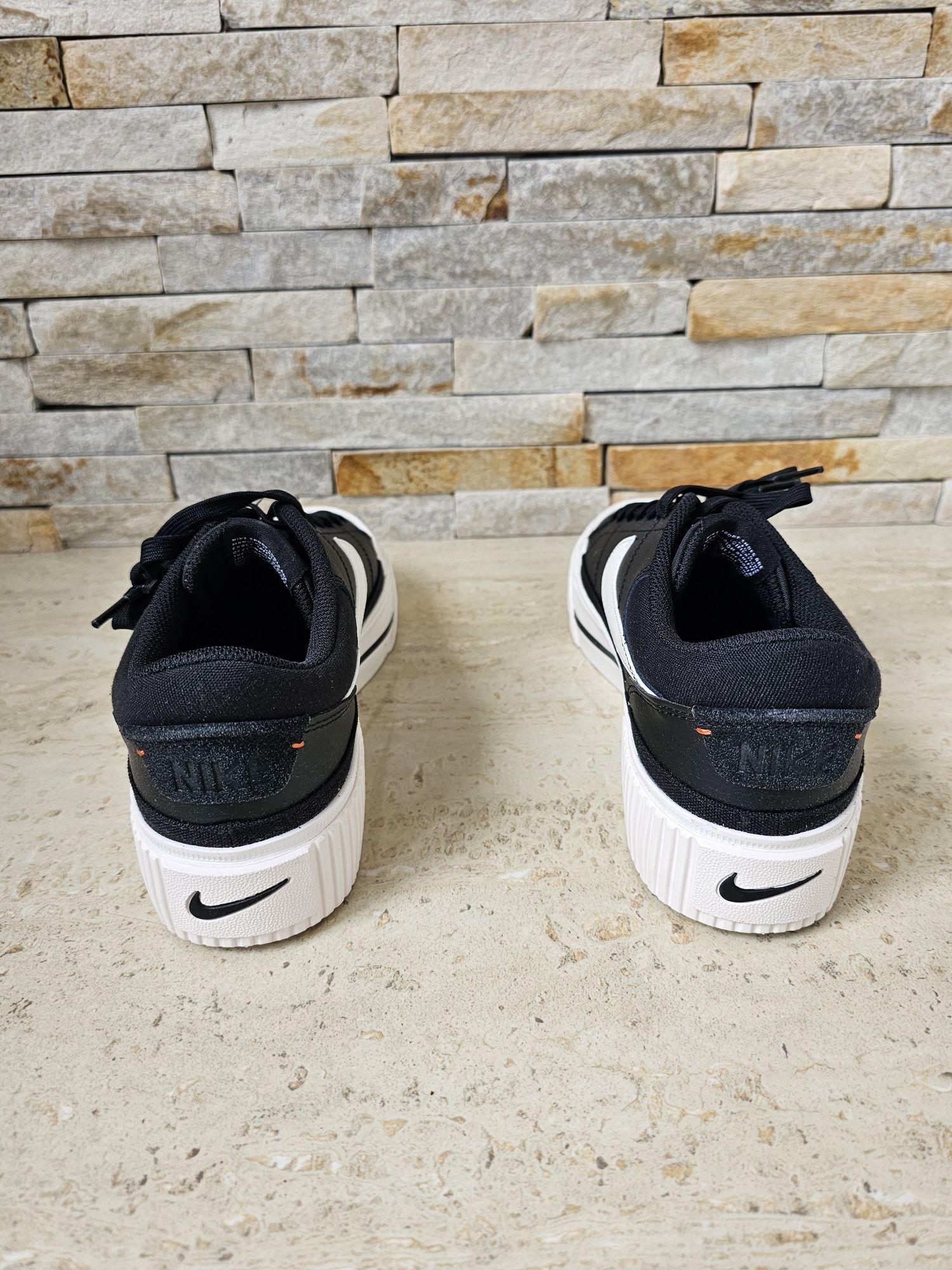 Женские кроссовки Nike