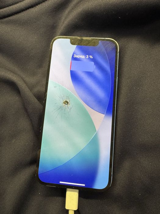 Продам iphone 13 mini 128Gb синій скол і пятно на екрані neverlock
