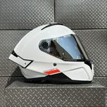 Мото шолом MT Thunder 4 GLOSS WHITE / Мото шлем / ECE22.06
