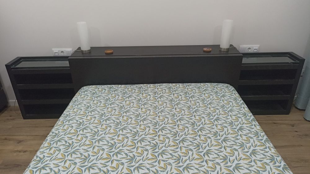 Cama de casal IKEA Malm 160x200 com colchão e cabeceira