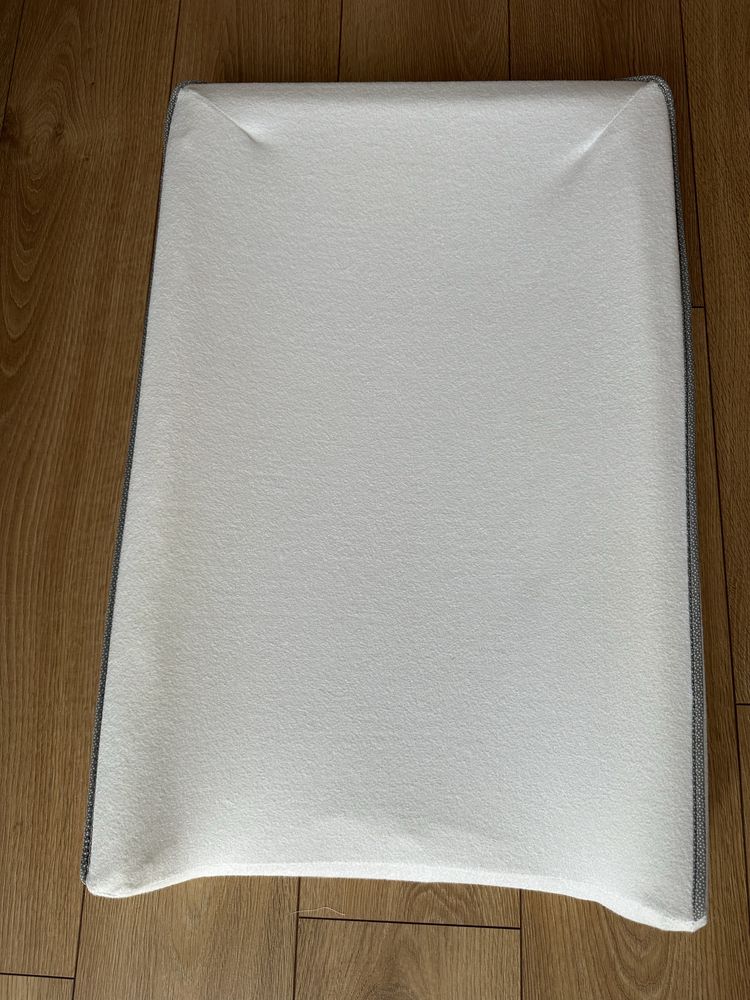 Mata do przewijania materacyk na przewijak Ikea Vadra 48x74