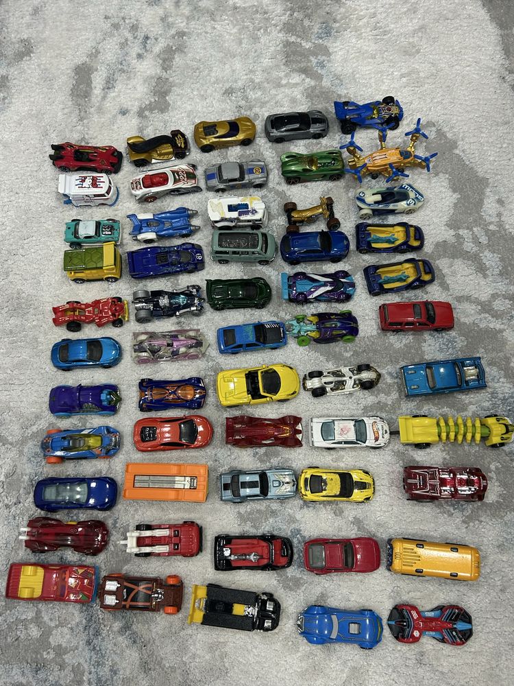 Машинки Hot Wheels хот вілс