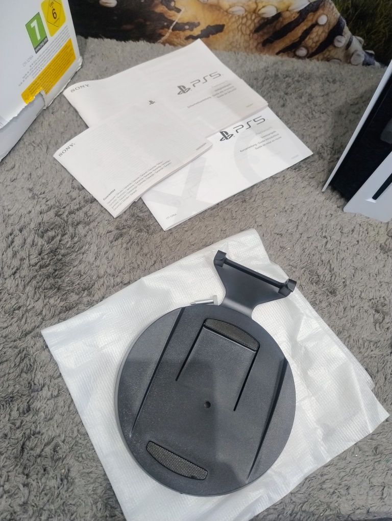 PlayStation 5 Disk Edition. Edycja z napędem. Polecam stan idealny.