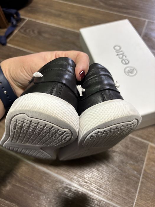 Кеди ,кросівки жіночі шкіряні Estro  40 розмір