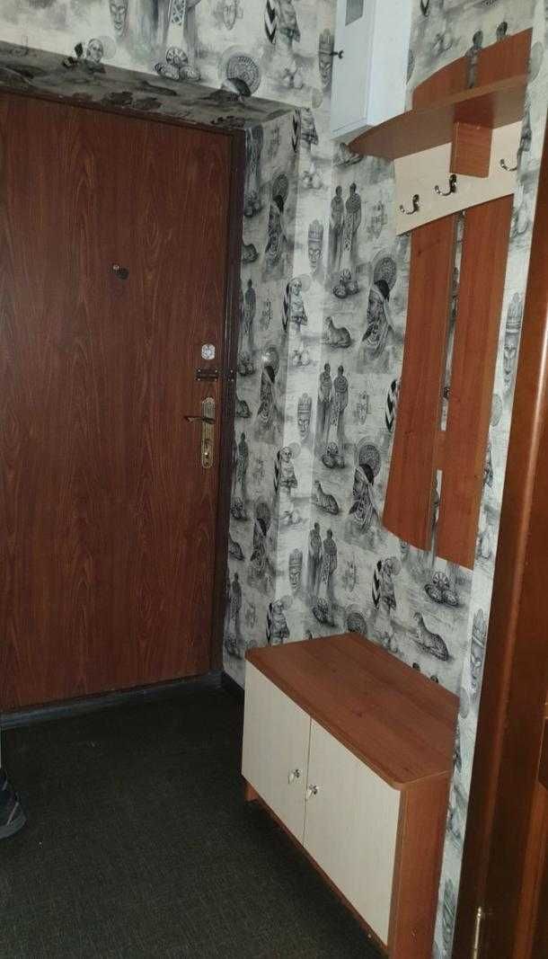 Продам 1 комнатную кв 3/5 Стадионный проезд
